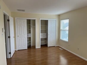 6469 McCoy Rd in Centreville, VA - Building Photo - Building Photo