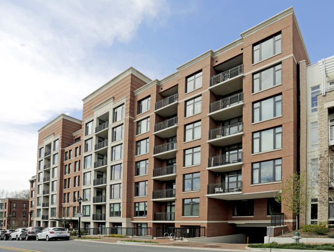 Hampden Row in Bethesda, MD - Foto de edificio - Building Photo