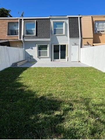 314 Sunshine Dr in Coconut Creek, FL - Building Photo - Building Photo
