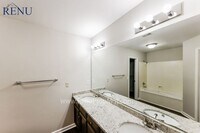130 Ashford Ln photo'