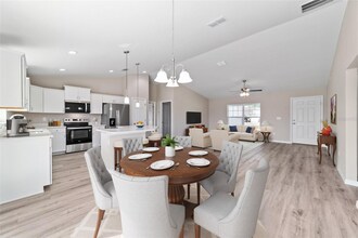 10426 SW 133 Ave in Dunnellon, FL - Foto de edificio - Building Photo