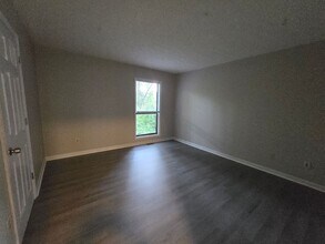 5910 Aftonshire Dr in Fayetteville, NC - Building Photo - Building Photo