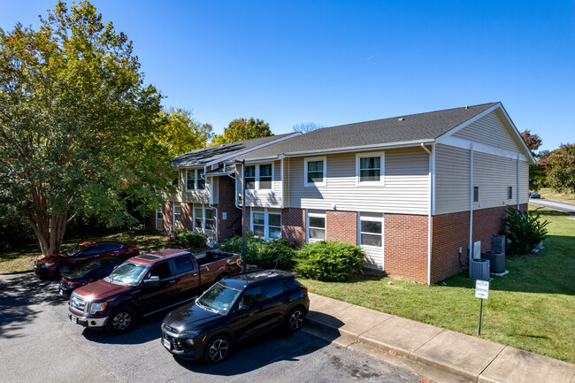 Heritage Acres Apartments in Dillwyn, VA - Building Photo - Building Photo