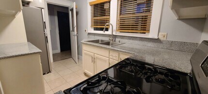 2223 Terrace Heights Ave in Los Angeles, CA - Building Photo - Building Photo