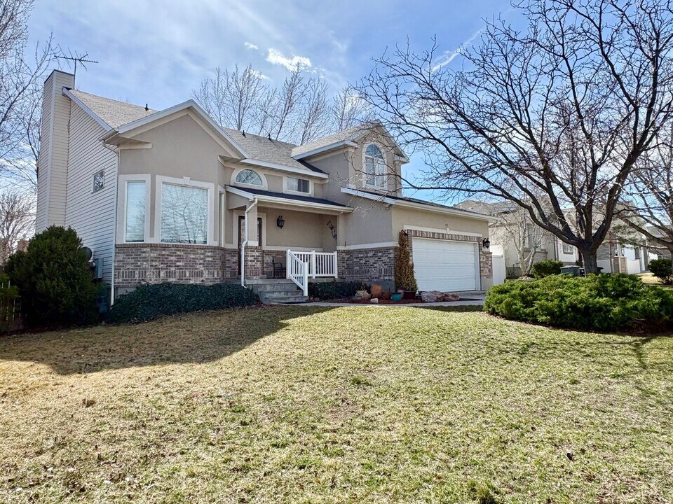 4111 W 9580 S in South Jordan, UT - Building Photo