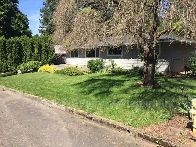 22120 S Leslie Ave in Beavercreek, OR - Building Photo - Building Photo