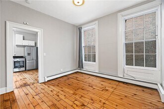 548 Chapel St in New Haven, CT - Foto de edificio - Building Photo