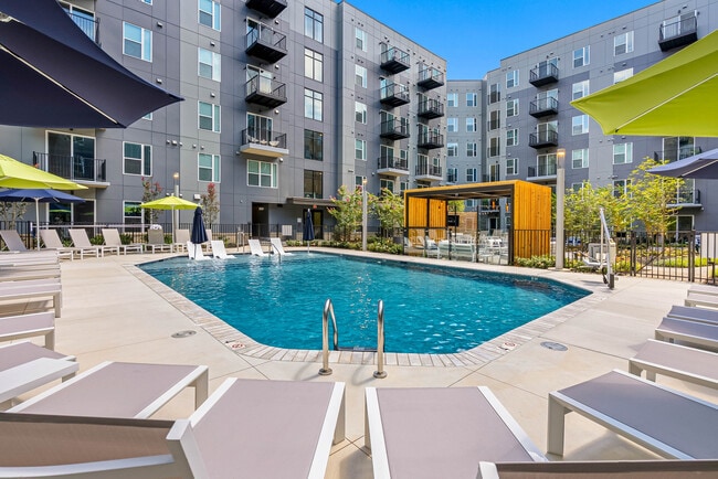 The James at Springline in North Chesterfield, VA - Foto de edificio - Building Photo