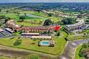 5390 Woodland Lakes Dr, Unit 1020 in Palm Beach Gardens, FL - Building Photo