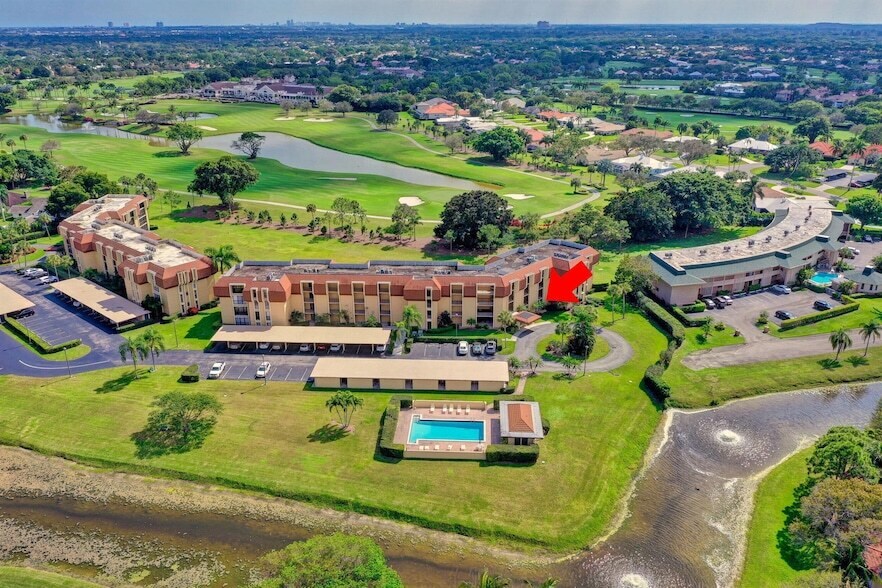 5390 Woodland Lakes Dr, Unit 1020 in Palm Beach Gardens, FL - Foto de edificio