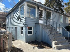 328 N 7th St in Klamath Falls, OR - Building Photo