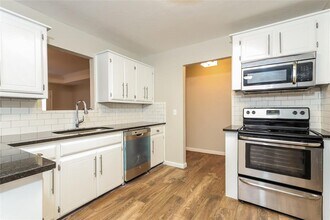 2705 Fairfield Dr in Edmond, OK - Building Photo - Building Photo