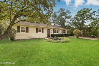 468 Brookforest Dr in Toms River, NJ - Building Photo - Building Photo