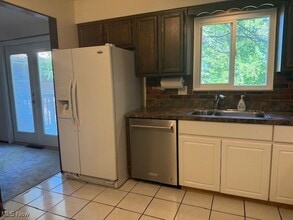 6565 Arbordale Ave in Solon, OH - Building Photo - Building Photo