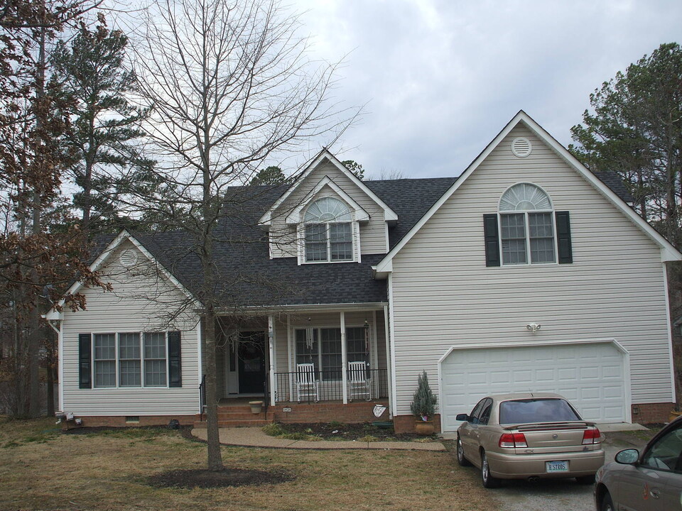 11904 Markey Cir in Midlothian, VA - Foto de edificio