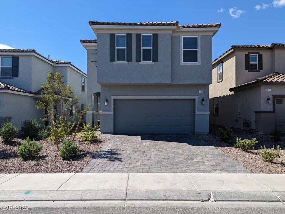 7075 Baza Ave in Las Vegas, NV - Building Photo