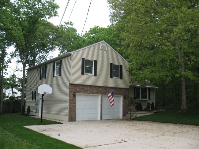 13 Erma Dr in Egg Harbor Township, NJ - Building Photo - Building Photo