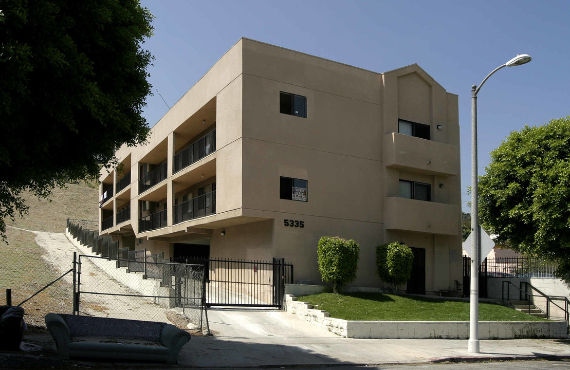 5335 Huntington Dr N in Los Angeles, CA - Building Photo