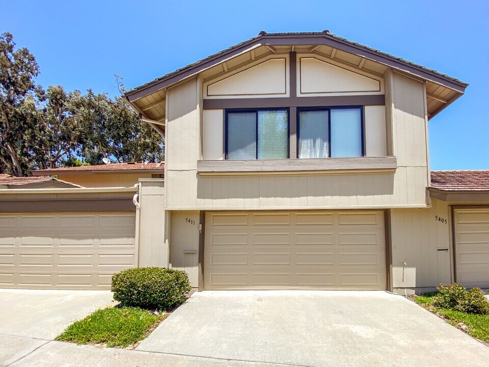 5411 Oakleaf Point in San Diego, CA - Building Photo