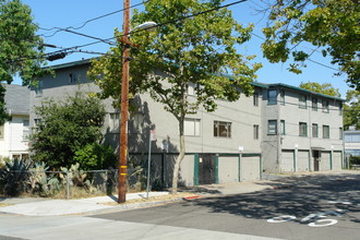 3320-3322 King St in Berkeley, CA - Foto de edificio - Building Photo