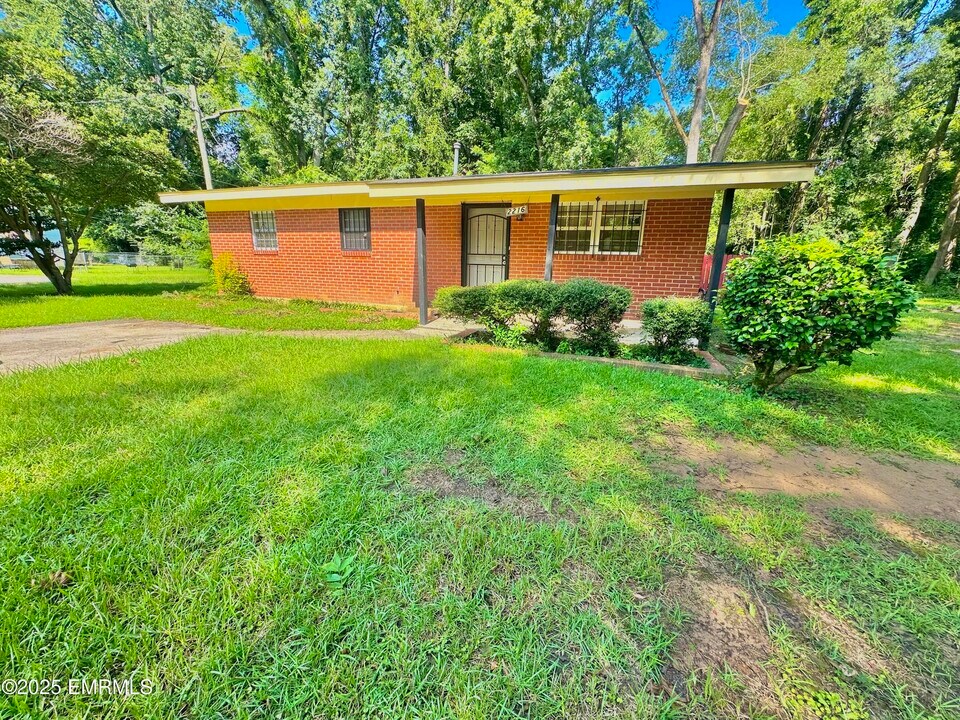 2216 32nd Ave in Meridian, MS - Building Photo
