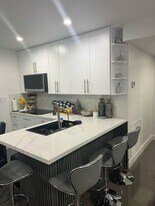 5715 Cinnamon Dr in West Palm Beach, FL - Building Photo