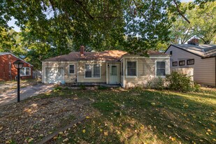 2046 N Burns Ave in Wichita, KS - Building Photo