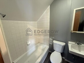 1354 Wealthy St SE in Grand Rapids, MI - Building Photo - Building Photo