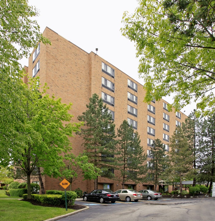 Warrensville Community Apartments in Cleveland Heights, OH - Foto de edificio