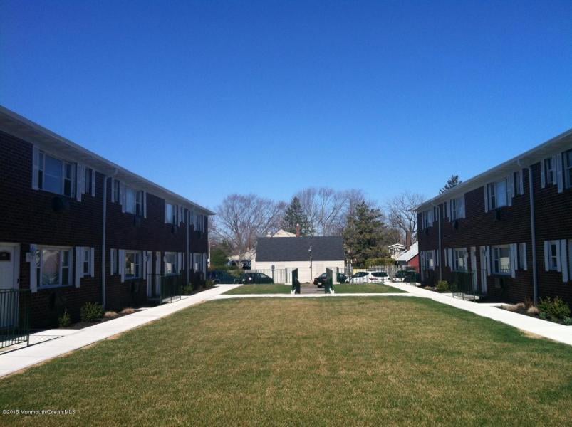 Manasquan Village Apartments in Manasquan, NJ - Building Photo