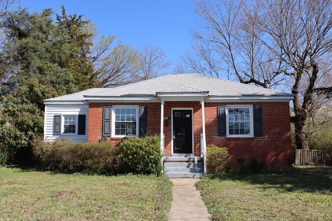 property at 4609 Eastover Ave