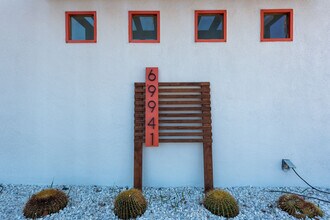 69941 Sunny Ln in Cathedral City, CA - Foto de edificio - Building Photo
