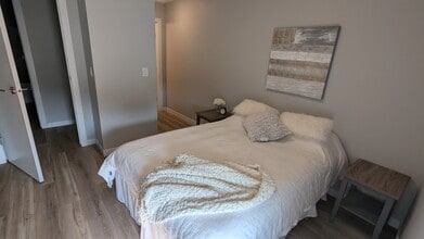 475 St Anne's Rd in Winnipeg, MB - Building Photo - Building Photo