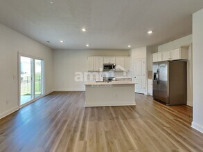 218 Rustic Barn Ct in Delaware, OH - Foto de edificio - Building Photo