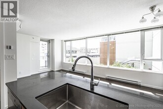 7988 Ackroyd Rd in Richmond, BC - Building Photo - Building Photo