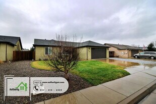 3550 Cazadero Wy in Anderson, CA - Building Photo