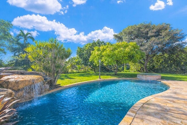 916 Roberts Rd in Delray Beach, FL - Building Photo - Building Photo