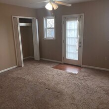 2015 Gregory St in Pittsburgh, PA - Building Photo - Building Photo