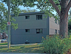 370 Penn Ave in Newmarket, ON - Building Photo - Building Photo