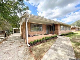 1436 Hearthstone Dr, Unit 2 in Baton Rouge, LA - Building Photo