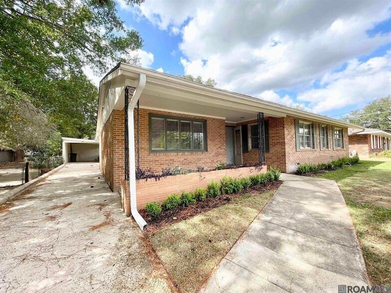 1436 Hearthstone Dr, Unit 2 in Baton Rouge, LA - Building Photo