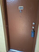 13700 SW 62nd St in Miami, FL - Foto de edificio - Building Photo