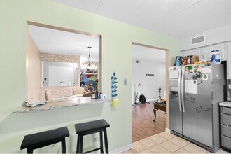 11045 Theresa Cir in Palos Hills, IL - Building Photo - Building Photo