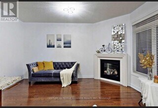 80 Lorenzo Cir in Brampton, ON - Building Photo - Building Photo