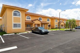 7666 W 34th Ln in Hialeah, FL - Building Photo - Building Photo