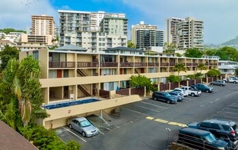 1524 Pensacola St, Unit Apt #208 in Honolulu, HI - Building Photo - Building Photo