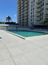 880 NE 69th St in Miami, FL - Building Photo - Building Photo