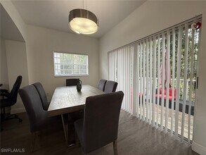 3305 Lisa Ln in Naples, FL - Foto de edificio - Building Photo
