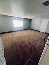 1524 Vala Cir in Las Vegas, NV - Building Photo - Building Photo