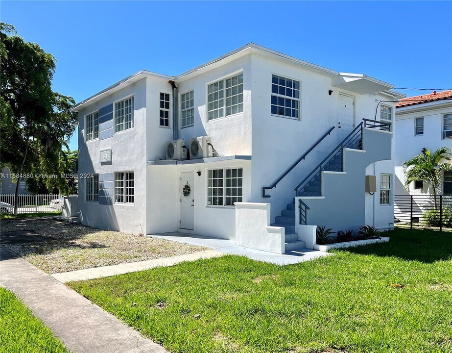 1935 Marseille Dr, Unit 1 in Miami, FL - Foto de edificio